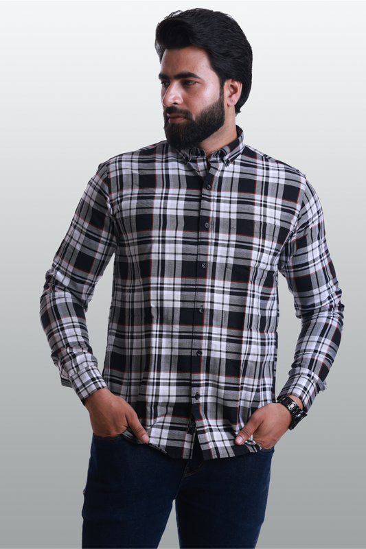 4400bc  Model Wearing A full-sleeves Black checkered shirt suitable for various occasions, providing comfort and versatility in everyday wear.